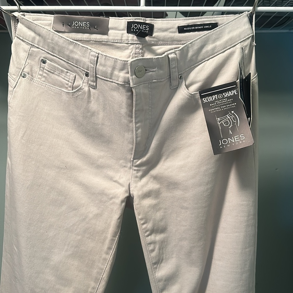 JONES NY SCULPT AND SHAPE NWT